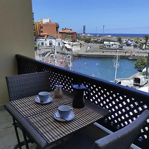 Cozy Harbour View In Apartment